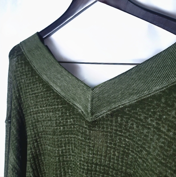 Free People Oversized Longsleeve Waffle Knit Sweater MSRP$112 - Picture 2 of 9